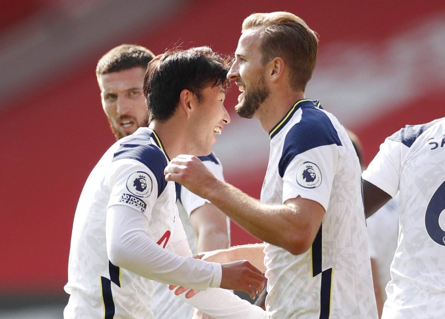 来受到热烈 来受到热烈